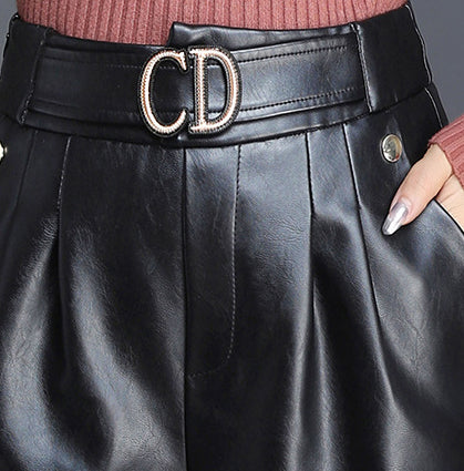 1pcs High waist Women's Plus size leather shorts 2020 Autumn New Fashion PU leather Faux Big pocket shorts Ladies loose shorts