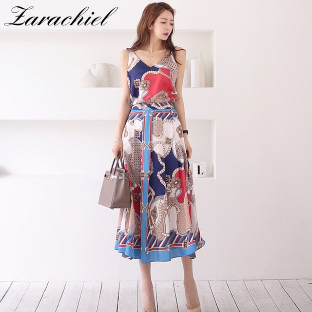 2019 Summer Two Piece Set Women Halter V Neck Spaghetti Strap Top + Long Skirt Set Satin Silk Fashion Chains Print Skirt Suit